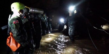Ταϊλάνδη: Βγήκαν τα δύο πρώτα παιδιά από τη σπηλιά