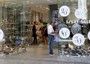 Ξεκινούν τη Δεύτερα οι θερινές εκπτώσεις