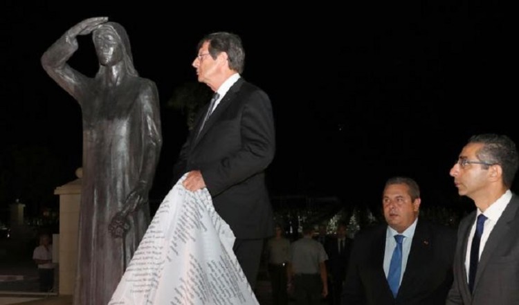 Κύπρος: Συγκίνηση στα αποκαλυπτήρια του μνημείου «Μάνα των Αγνοουμένων» στον Τύμβο Μακεδονίτισσας στη Λευκωσία (φωτο)