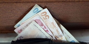 Τουρκία: Σε νέο χαμηλό επίπεδο-ρεκόρ η τουρκική λίρα