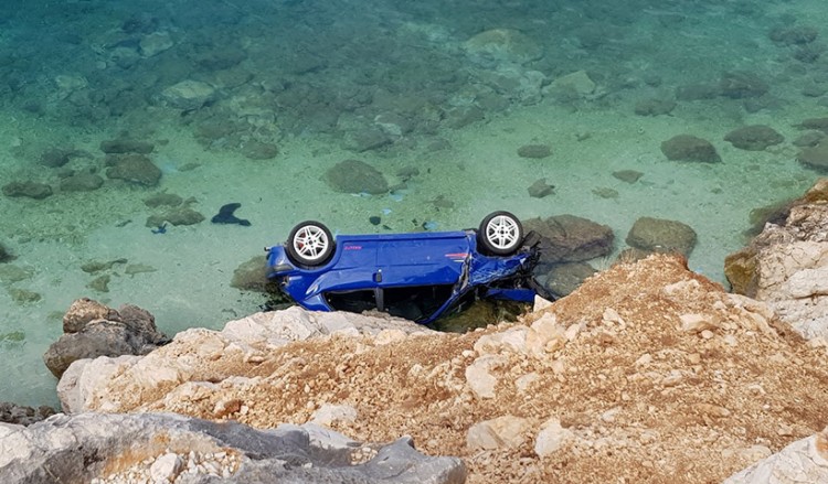 Νεκρός ανασύρθηκε 18χρονος έπειτα από πτώση του αυτοκινήτου του στη θάλασσα