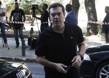 Μετά τα μπάνια οι κυβερνητικές παροχές – Φιέστες και στο βάθος εκλογές