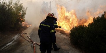 Καθ. Ευθύμης Λέκκας: Οι δέκα λόγοι της τραγωδίας από τις πυρκαγιές της Αττικής (βίντεο)