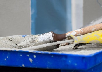 Πώς συνδέονται χρώματα, βερνίκια και διαλυτικά με την πολλαπλή σκλήρυνση