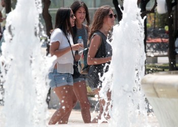 Παίρνει φωτιά το θερμόμετρο σήμερα – Έρχεται καύσωνας με 40άρι  2