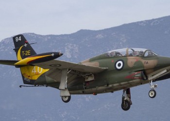 Μαχητικά αεροσκάφη και ελικόπτερα πετούν σήμερα πάνω από την Αθήνα