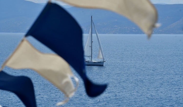 Ζεστός καιρός σήμερα παρά τους βοριάδες