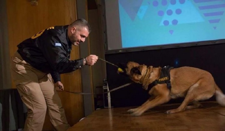 Η ΕΛΑΣ αποχαιρέτισε τον αστυνομικό σκύλο ANUK
