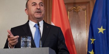 Ο Τσαβούσογλου κάνει... μάθημα ανθρωπισμού στην Ελλάδα 3