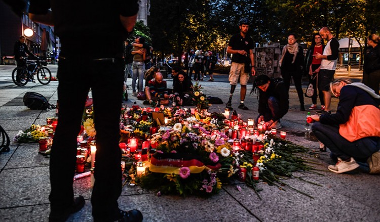 Βράζει το Κέμνιτς της Γερμανίας – «Δεν είμαστε όλοι Ναζί» λένε κάτοικοι