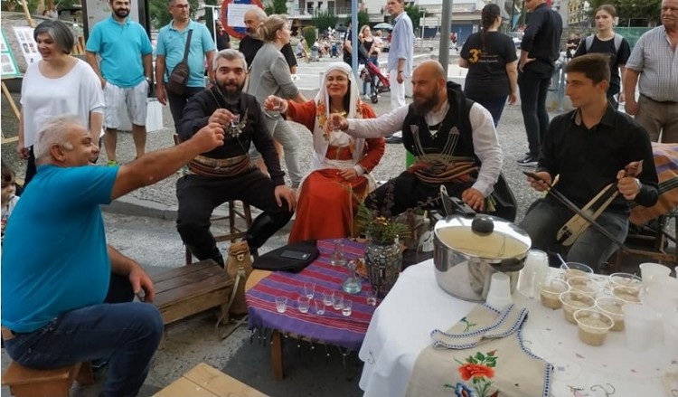 Η Εύξεινος Λέσχη Βέροιας έδωσε βροντερό παρών στο 3ο Φεστιβάλ Παραδοσιακών Χορών (φωτο)