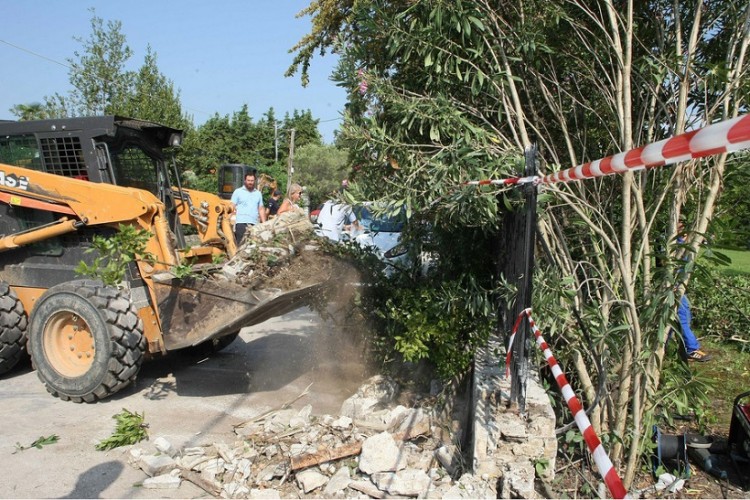 Μεγάλη φωτιά στα Μανίκια Εύβοιας – Εκκενώθηκε χωριό