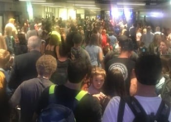 Συμβαίνει τώρα: Εκκενώθηκε τμήμα του αεροδρομίου της Φρανκφούρτης