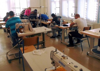 Κοζάνη: Κρατούμενοι φυλακών ράβουν ρούχα για όλους εμάς (φωτο)