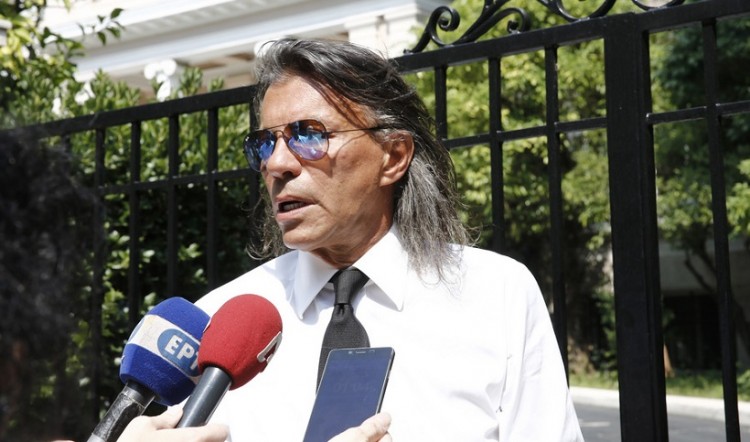 Το Δημοτικό Συμβούλιο του Μαραθώνα κατά του δημάρχου Ηλία Ψινάκη