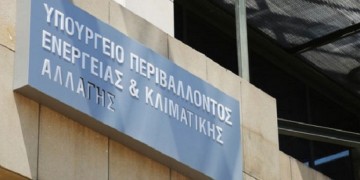 Οι πρώτες κατεδαφίσεις αυθαιρέτων σε εθνικούς δρυμούς και ρέματα στην Αττική