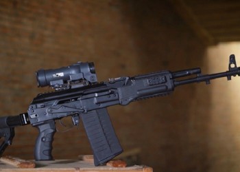 Δείτε το νέο Καλάσνικοφ ΑΚ-308 με «νατοϊκά» φυσίγγια (βίντεο)