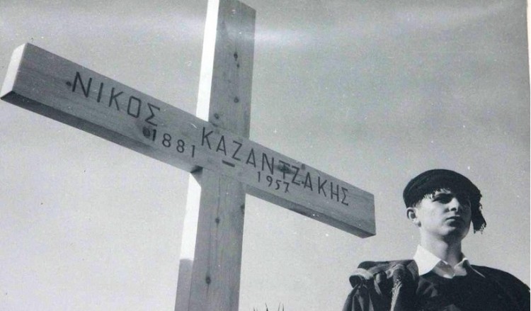 Πέθανε ο ιερέας που κήδεψε τον Νίκο Καζαντζάκη