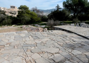Θρίλερ στου Φιλοπάππου: Νεκρός 25χρονος μετά από ληστεία