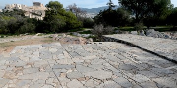 Θρίλερ στου Φιλοπάππου: Νεκρός 25χρονος μετά από ληστεία