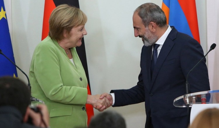 Μέρκελ: Οι θηριωδίες κατά των Αρμενίων δεν πρέπει και δεν θα ξεχαστούν