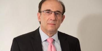 Ο ιατροδικαστής Καρακούκης και η φονική φωτιά στο Μάτι, μια από τις δυσκολότερες αποστολές στη ζωή του