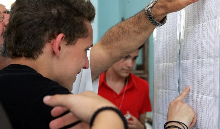 Πανελλήνιες 2018: Θεαματική άνοδος βάσεων στις παιδαγωγικές σχολές, πτώση στις ιατρικές και αρχιτεκτονικές