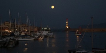 Πανσέληνος και έκλειψη παρασκιάς Σελήνης τη Δευτέρα 2