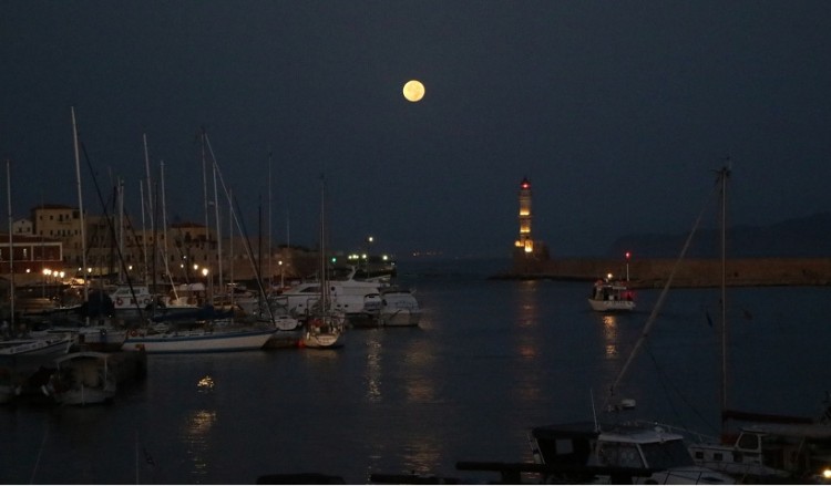 Πανσέληνος και έκλειψη παρασκιάς Σελήνης τη Δευτέρα 2