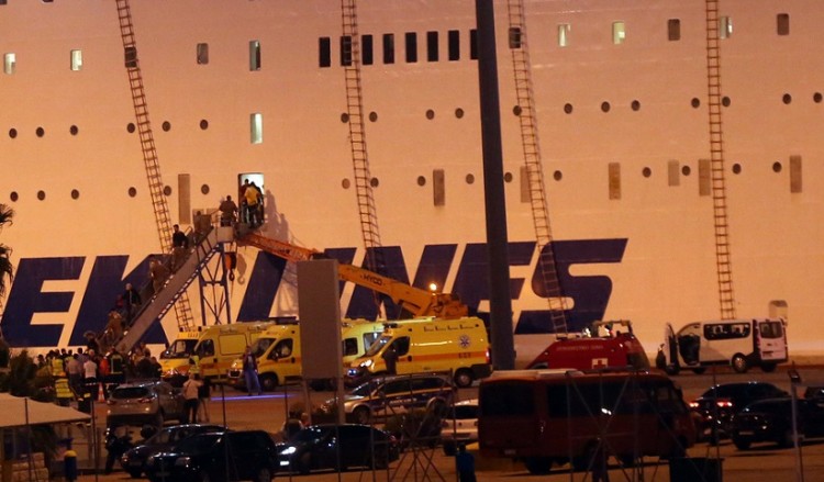 Φωτιά στο πλοίο «Ελευθέριος Βενιζέλος»: Οι ανακοινώσεις ΑΝΕΚ και Πυροσβεστικής