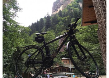 Έφτασε στην Παναγία Σουμελά ο ποδηλάτης Βασίλης Καρυοφυλλίδης