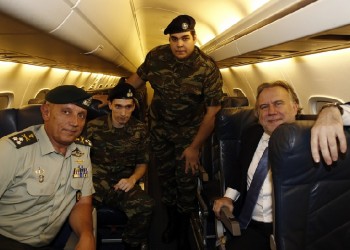 Οι δύο στρατιωτικοί περιγράφουν τη στιγμή της σύλληψής τους (βίντεο)