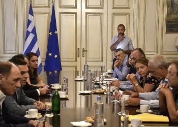 Συνάντηση Τσίπρα με κατοίκους από Μάτι και Ν. Βουτζά