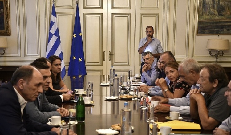 Συνάντηση Τσίπρα με κατοίκους από Μάτι και Ν. Βουτζά