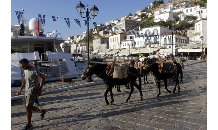 Σε κατάσταση έκτακτης ανάγκης η Ύδρα που παραμένει χωρίς ρεύμα και νερό