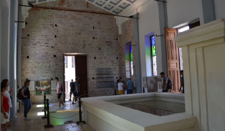 Ο Οικουμενικός Πατριάρχης εγκαινιάζει το «Αγίασμα» της Παναγίας της Φανερωμένης στο Αϊβαλί