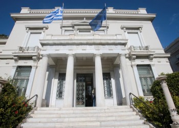 Ποινική δίωξη στις γυναίκες που βανδάλιζαν εκθέματα στα μουσεία