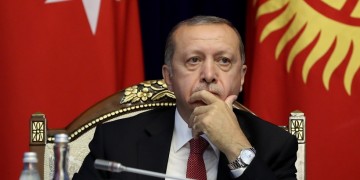 Ερντογάν: Η Τουρκία δεν θα χρησιμοποιεί το δολάριο στις συναλλαγές με τη Ρωσία