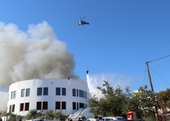 Μεγάλη φωτιά στα Μανίκια Εύβοιας – Εκκενώθηκε χωριό 2