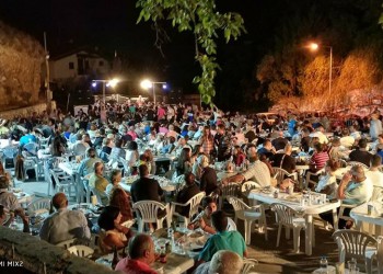 Χαμός στο στέκι του Συλλόγου Ποντίων Ξάνθης στις «Γιορτές Παλιάς Πόλης» (βίντεο)