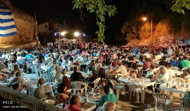 Χαμός στο στέκι του Συλλόγου Ποντίων Ξάνθης στις «Γιορτές Παλιάς Πόλης» (βίντεο)