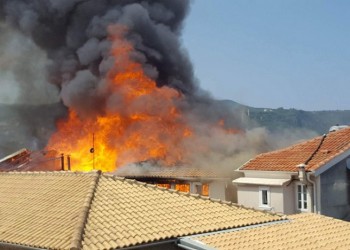 Μεγάλη φωτιά στα Μανίκια Εύβοιας – Εκκενώθηκε χωριό 3