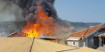 Μεγάλη φωτιά στα Μανίκια Εύβοιας – Εκκενώθηκε χωριό 3