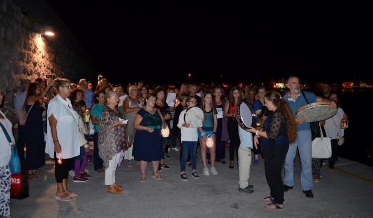 Λιτανεία στο λιμάνι της Καλαμάτας στην επέτειο της Γενοκτονίας των Ελλήνων της Μικράς Ασίας (βίντεο)