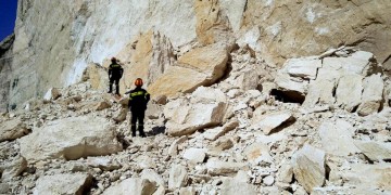 Απαγόρευση προσέγγισης επικίνδυνων σημείων στην παραλία Ναυάγιο στη Ζάκυνθο