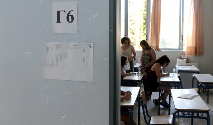 Κεραμέως: Ακόμα και τον Ιούλιο οι Πανελλαδικές