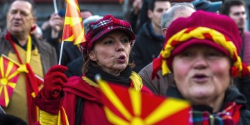 ΠΓΔΜ: Υπέρ της αλλαγής του συντάγματος το 53% των πολιτών