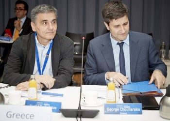 Ξεκινούν την Τετάρτη οι επαφές των θεσμών με Τσακαλώτο-Χουλιαράκη