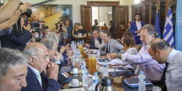 Τσίπρας: Δίκαιη κατανομή του δημοσιονομικού χώρου που δημιουργείται