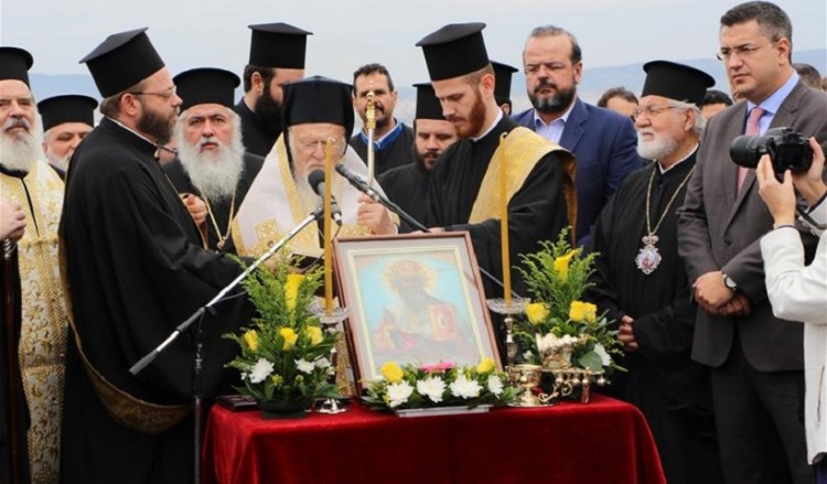 Ο Απ. Τζιτζικώστας με τον Οικουμενικό Πατριάρχη Βαρθολομαίο στη Λιμνοθάλασσα Καλοχωρίου